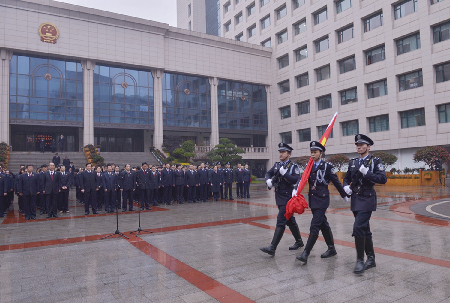 湖北武汉:两级检察院同时举办升国旗仪式